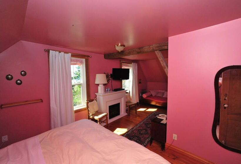 غرفة عائلية, Little Shemogue Inn