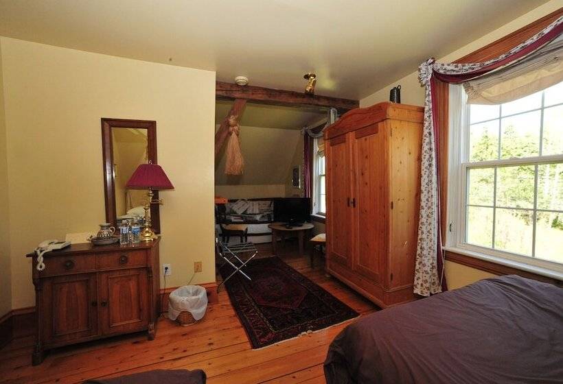 غرفة عائلية, Little Shemogue Inn