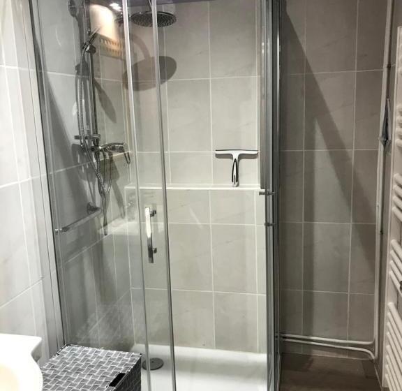 1间卧室的房子, Avenue De La Gare