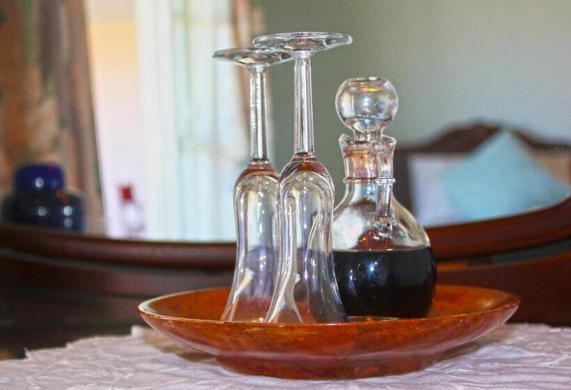 Номер Стандарт, Matakohe House