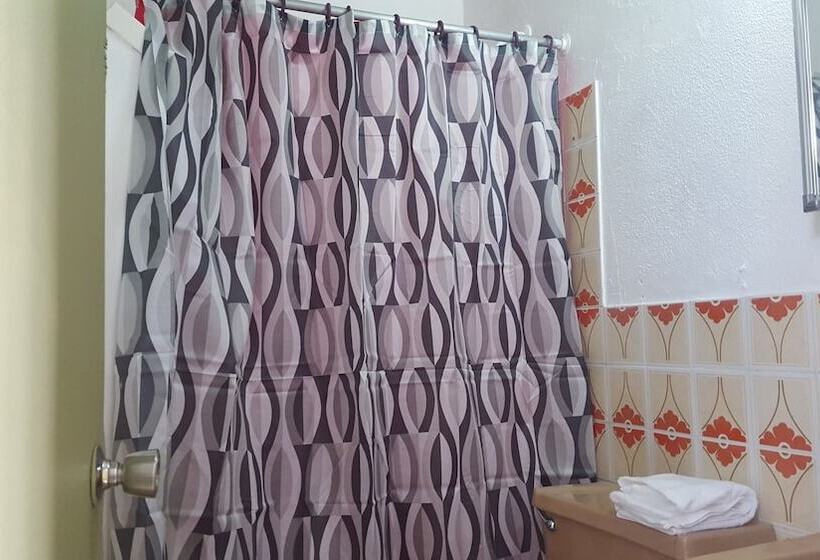 اتاق استاندارد با چشمانداز دریا, The Wave