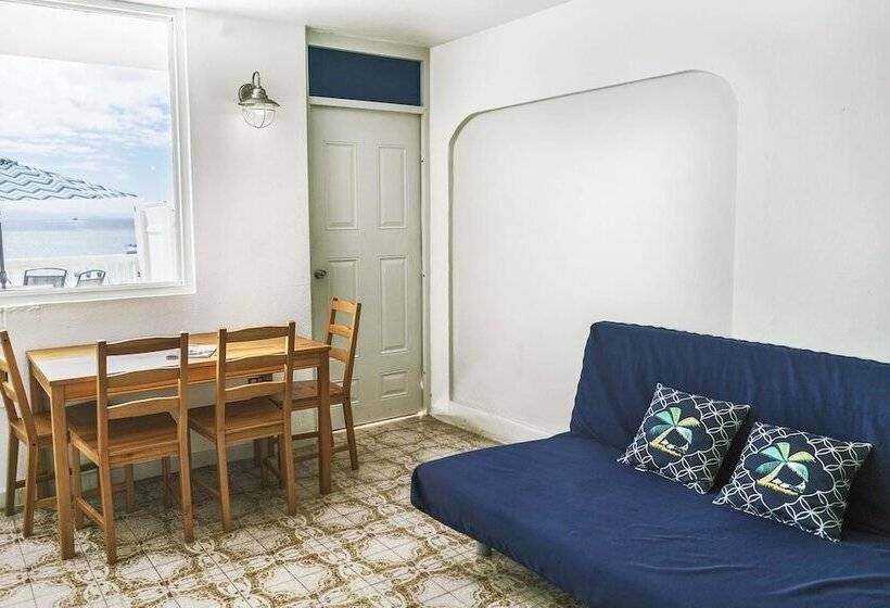 اتاق استاندارد با چشمانداز دریا, The Wave