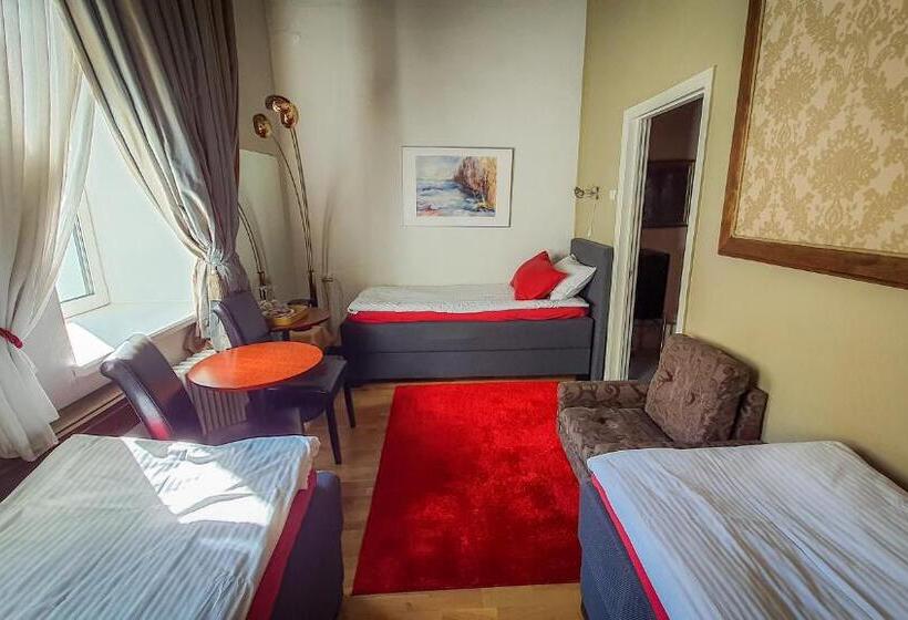 اتاق استاندارد سه نفره, Villa Meretare