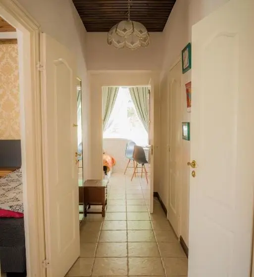 سوئیت خانواده 2 خوابه, Villa Meretare