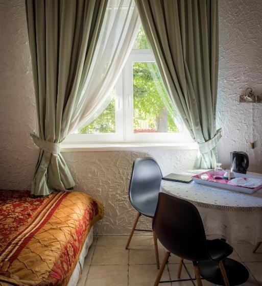 سوئیت خانواده 2 خوابه, Villa Meretare