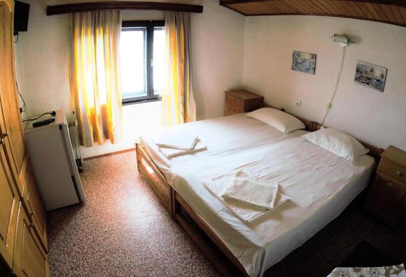 スタンダードルーム, Atanasovi House