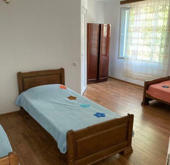 اتاق استاندارد سه نفره, Guest House Maxim