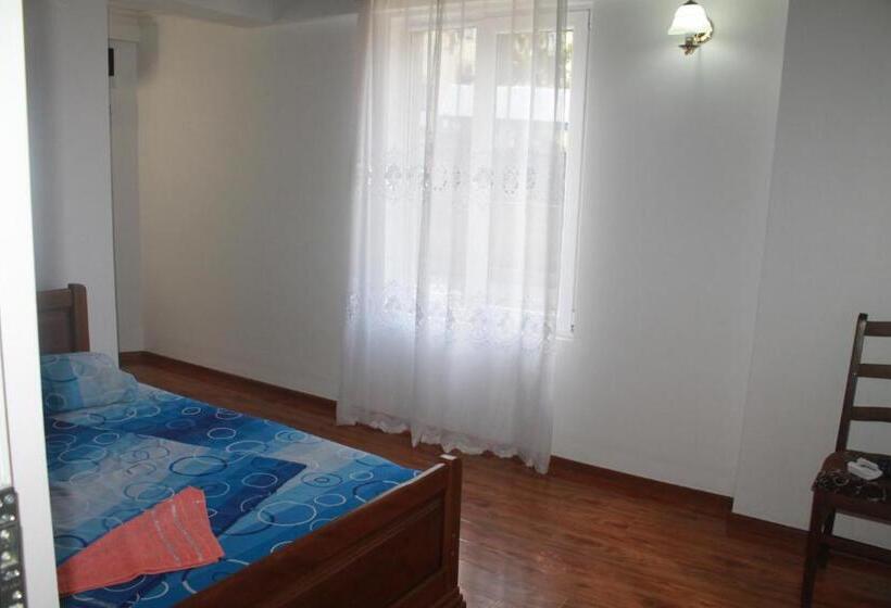 اتاق اکونومی, Guest House Maxim