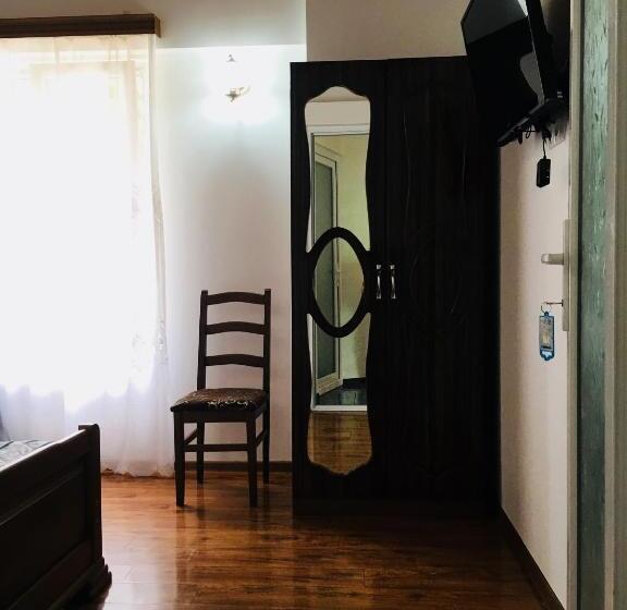 اتاق اکونومی, Guest House Maxim