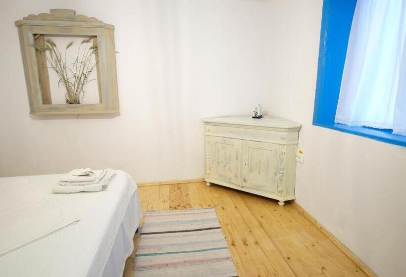 침실 3개 주택, La Lipoveni