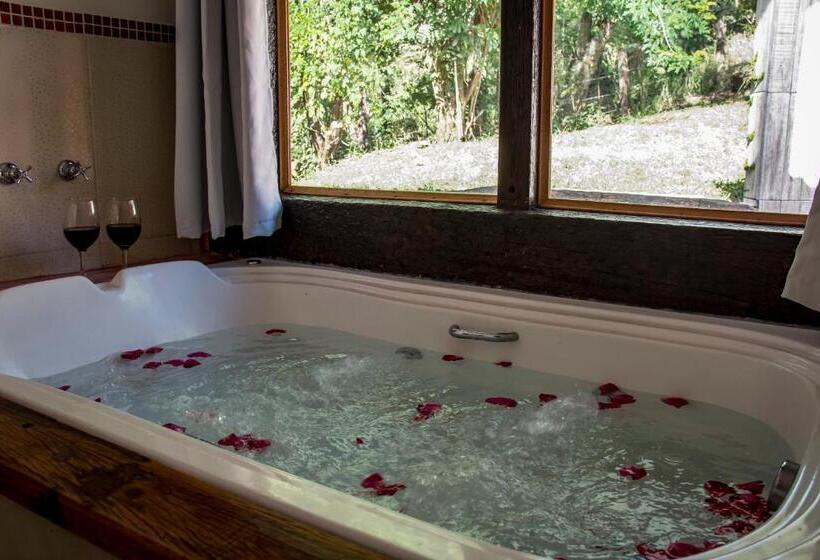 带按摩浴盆的套房, Pousada Cabanas No Mundo