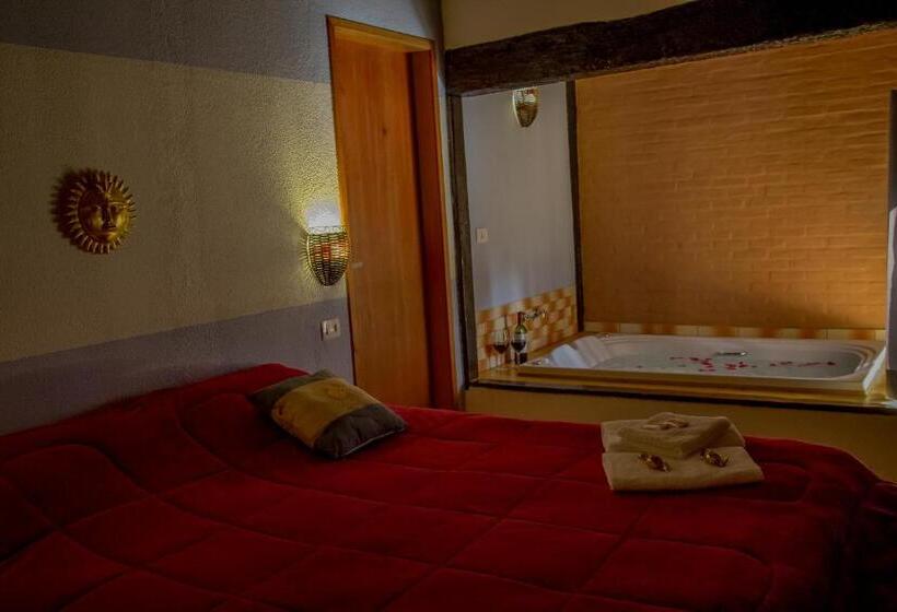 带按摩浴盆的套房, Pousada Cabanas No Mundo