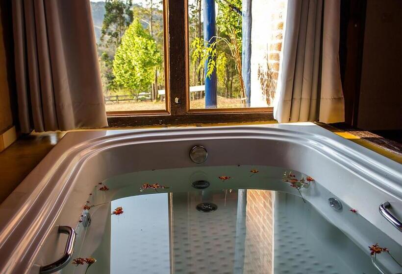 带按摩浴盆的套房, Pousada Cabanas No Mundo