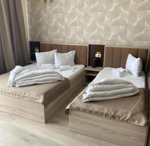 חדר סטנדרט לשלושה עם מרפסת, Pensiunea Damiro