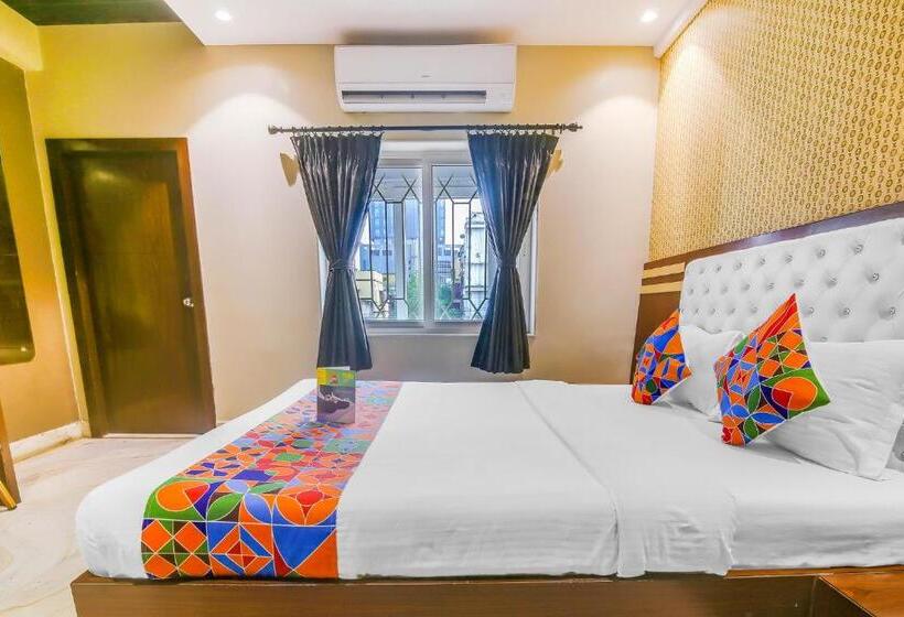 Chambre Deluxe, Fabhotel Luxor   Nr Acropolis Mall