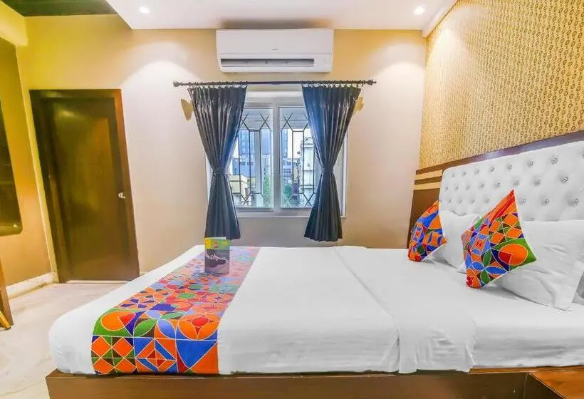 デラックスルーム, Fabhotel Luxor   Nr Acropolis Mall