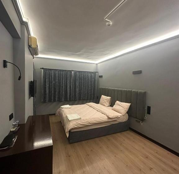 اتاق استاندارد سه نفره, Park Polonezkoy