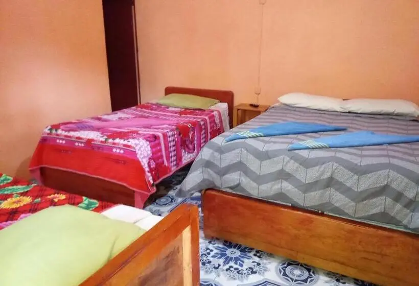 اتاق استاندارد چهار تخته, Hospedaje Santo Domingo