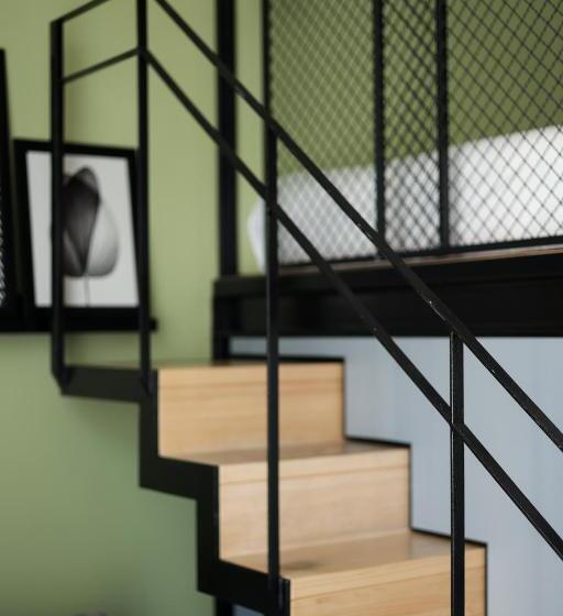 غرفة قياسية مزوَّدة بشُرفة, Gruner