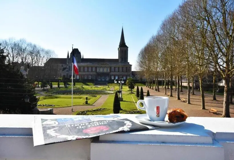 آپارتمان 1 خوابه با بالکن, Manoir De L Eveche