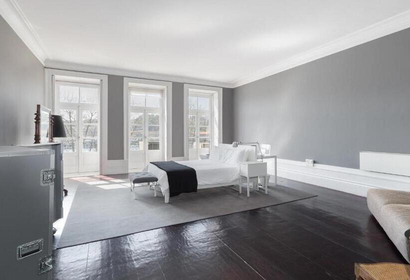 Junior suite with river view, Guestready Innvict Building