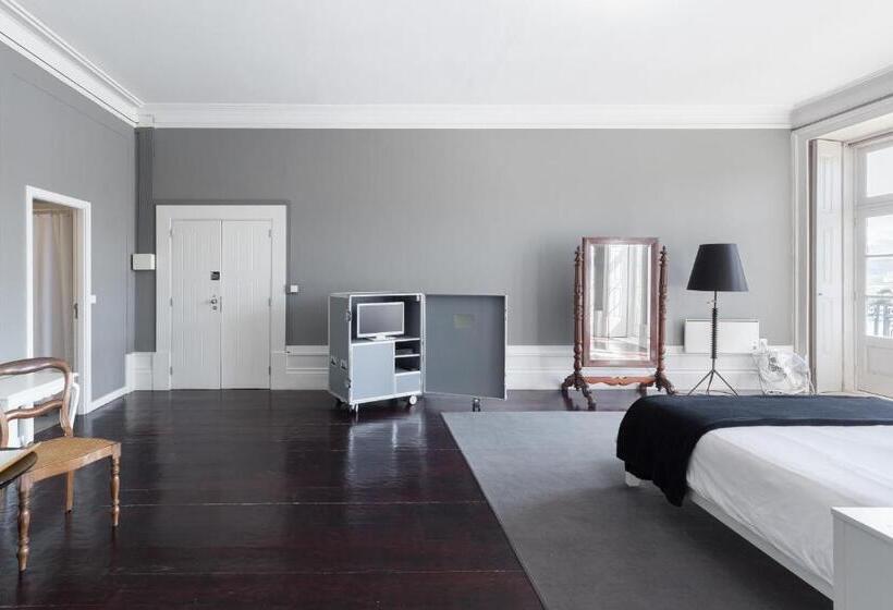 Junior suite with river view, Guestready   Innvict Building