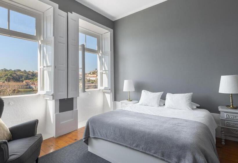 سوئیت با چشم‌انداز رودخانه, Guestready   Innvict Building