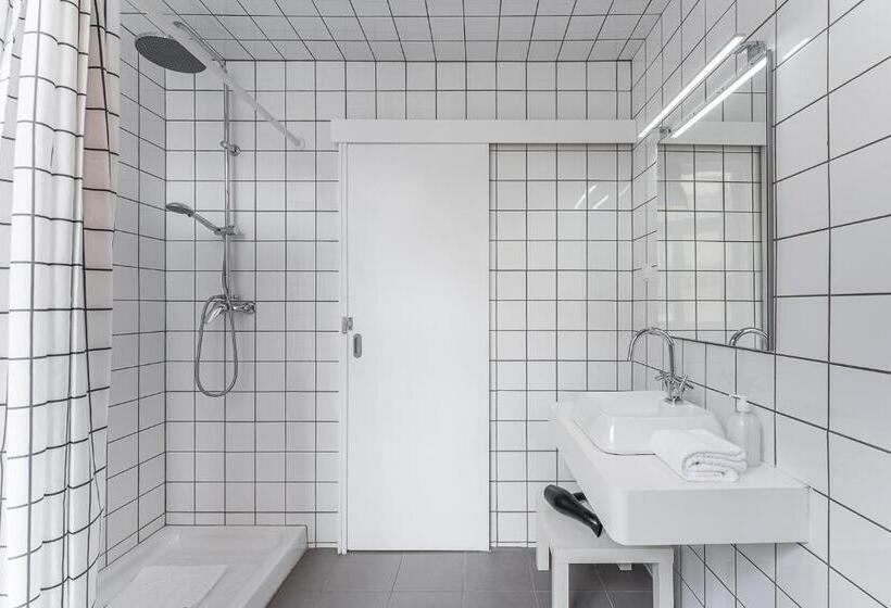 اتاق لوکس, Guestready Innvict Building