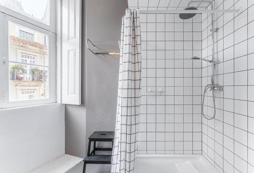 اتاق لوکس, Guestready Innvict Building