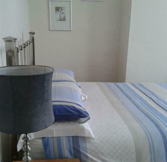 חדר דלוקס, Wentvale