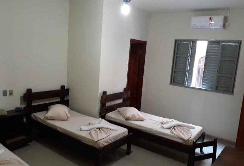 베이직 3인 룸, Lareira