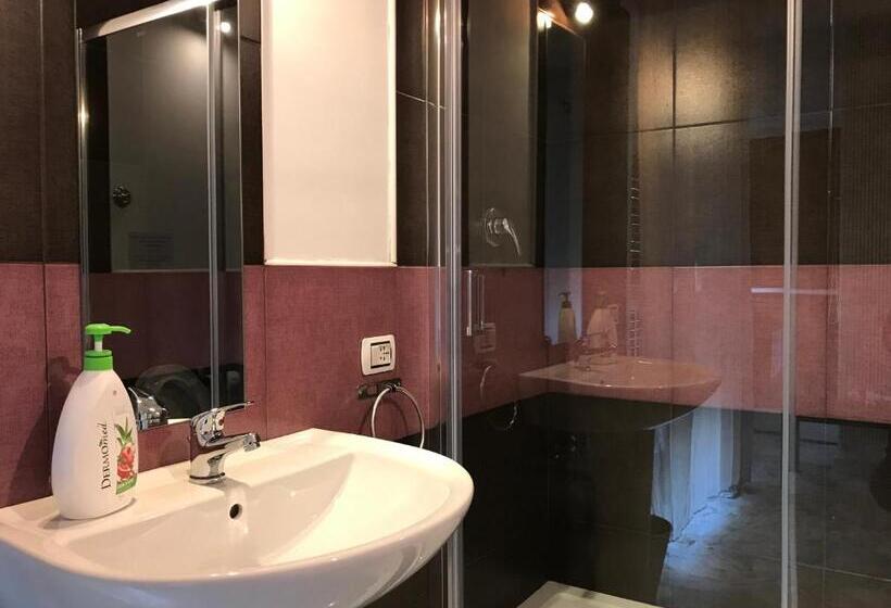 Standard Triple Room with Terrace, Room 110 Bari  Guesthouse