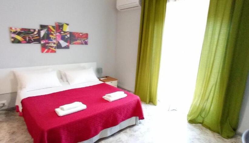 חדר סטנדרט עם מרפסת, Room 110 Bari  Guesthouse