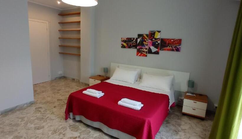 اتاق استاندارد با بالکن, Room 110 Bari  Guesthouse
