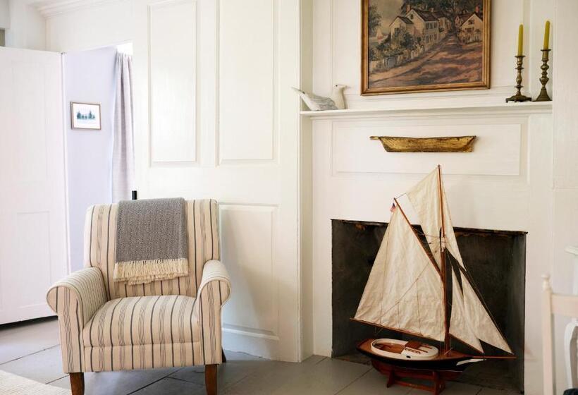 带大床的豪华间, Cedar Hill Farm B & B