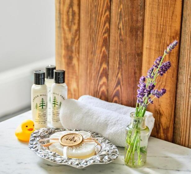 四人豪华间, Cedar Hill Farm B & B