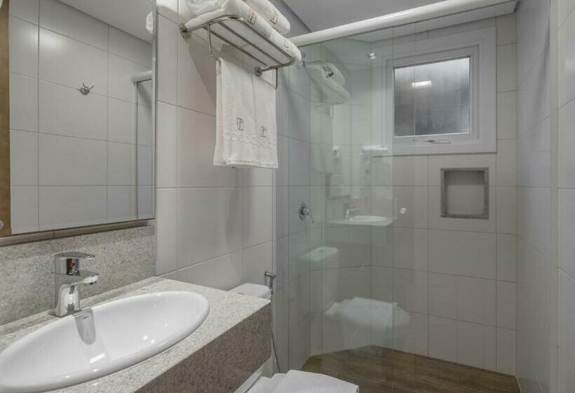 חדר דלוקס לשלושה, Fioreze Primo