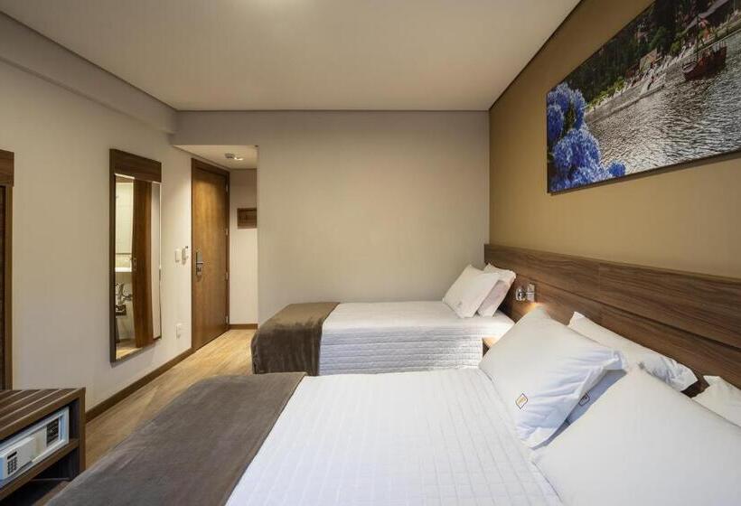 חדר דלוקס לשלושה, Fioreze Primo