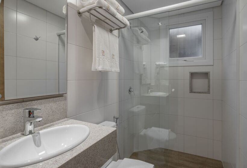 חדר דלוקס לשלושה, Fioreze Primo