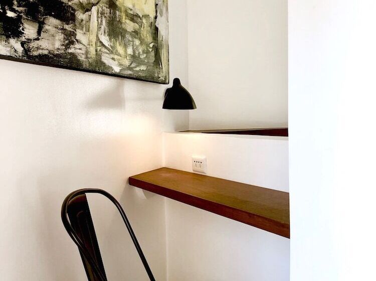 Escritório Estándar, Gomez House