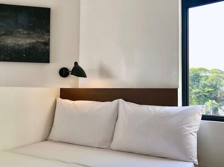 Escritório Estándar, Gomez House