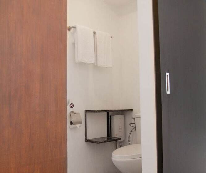 Quarto Estandar, Gomez House