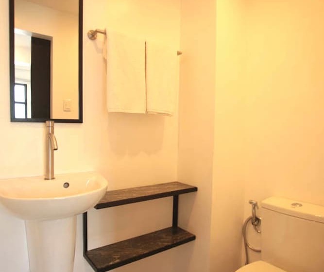 Quarto Triplo Estandar, Gomez House