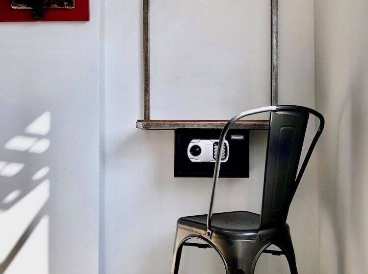 Quarto Triplo Estandar, Gomez House