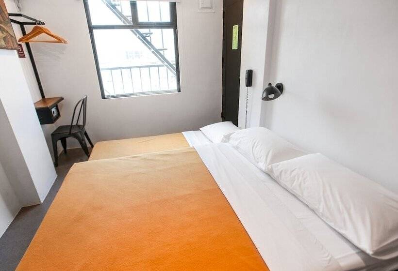 Quarto Triplo Estandar, Gomez House