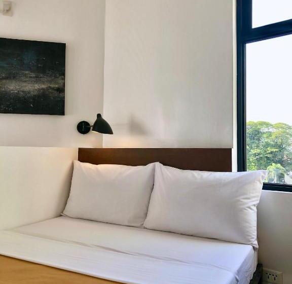 Escritório Estándar, Gomez House