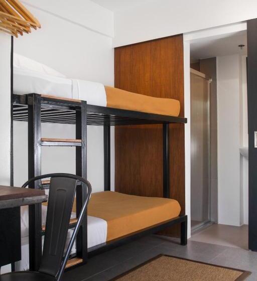 Quarto Estandar, Gomez House