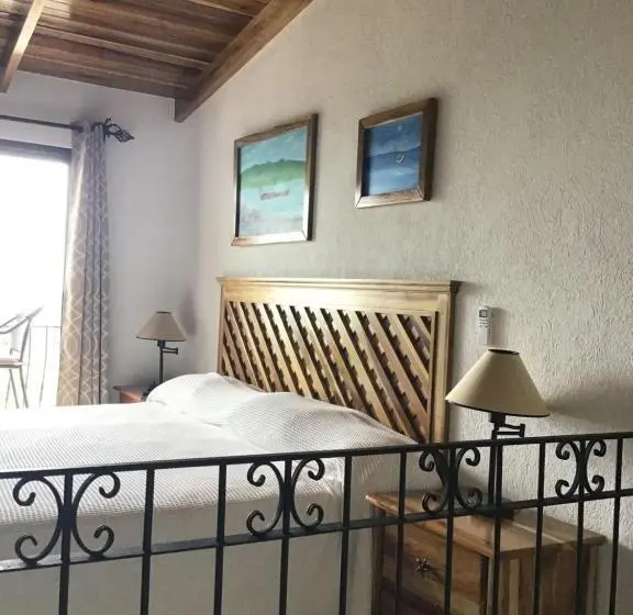 Deluxe Suite King Bed, Los Cielos Del Caribe