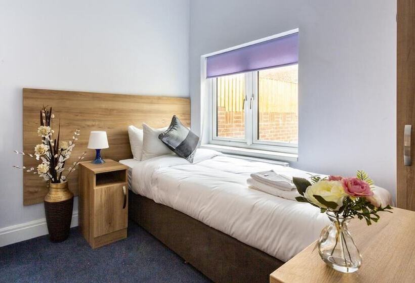Standard Single Room, Wellesley