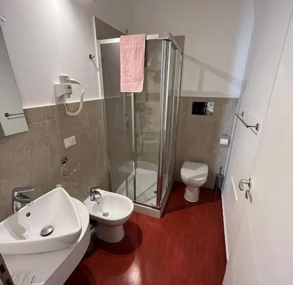 발코니 디럭스 룸, Yhomisus